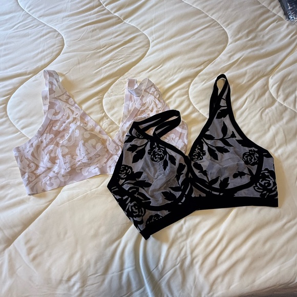 EBY 2 for 1 White & Black Floral Lace Bralette - Picture 5 of 7